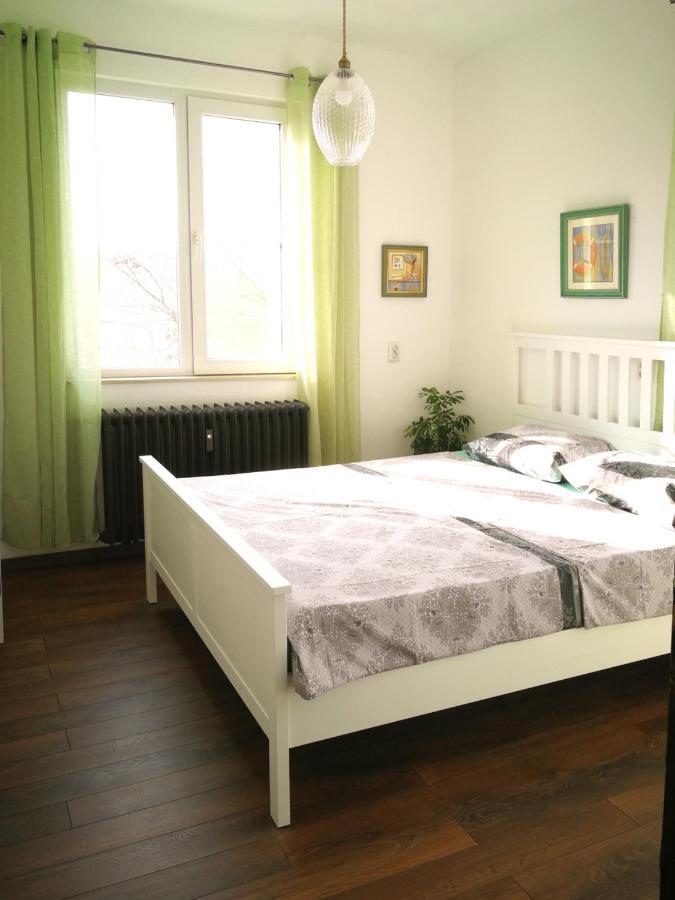 Sunny Downtown Apartment For 4 Sofya Dış mekan fotoğraf