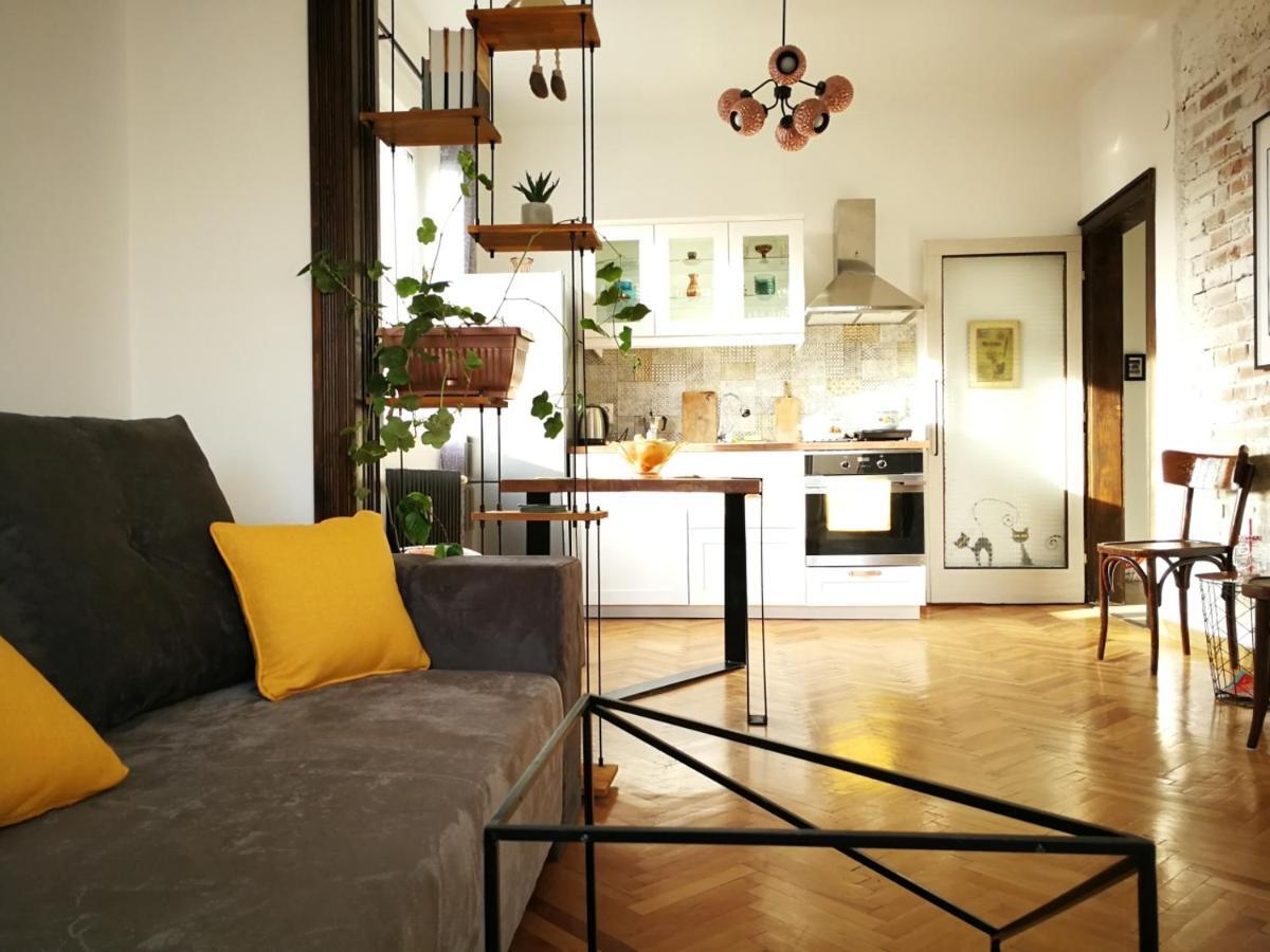 Sunny Downtown Apartment For 4 Sofya Dış mekan fotoğraf